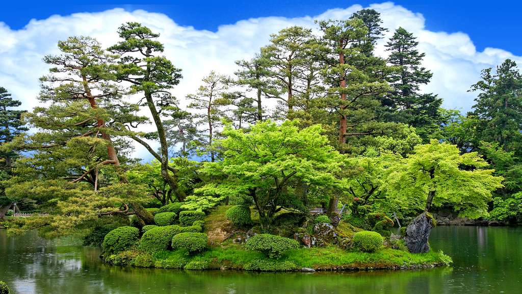 Pointe du jardin Kenroku-en, à Kanazawa Pointe du jardin Kenroku-en, à Kanazawa