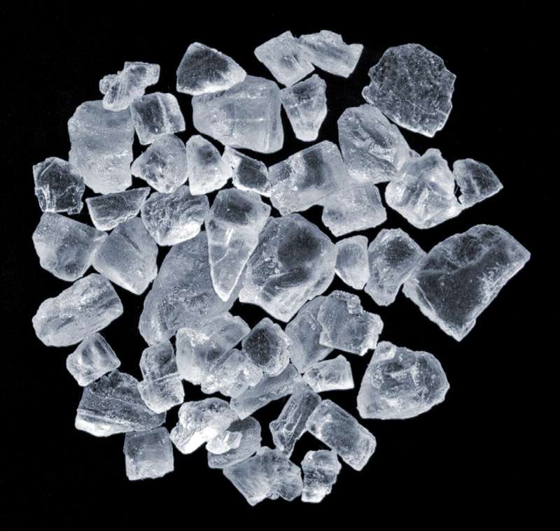 Gros plan sur des cristaux de sel. © André Karwath, Wikipédia, CC BY-SA 2.5