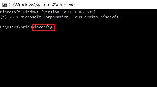 Utilisez la commande « ipconfig ». © Microsoft
