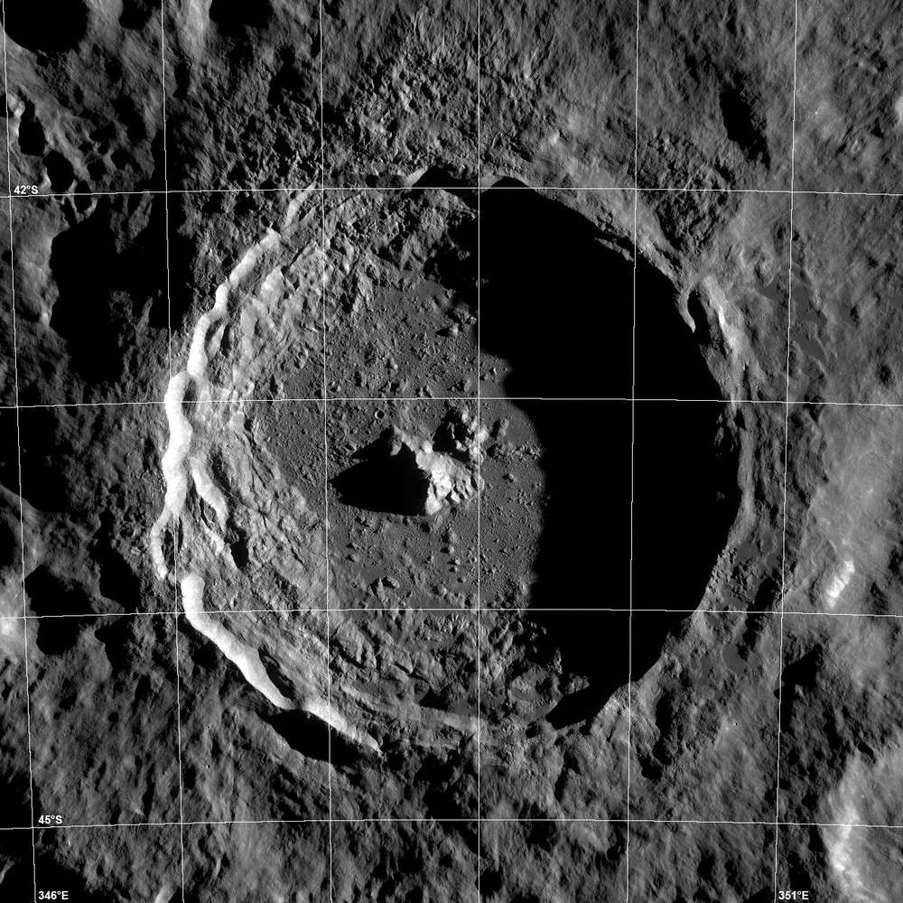 Stupéfiante image du cratère lunaire Tycho — free download