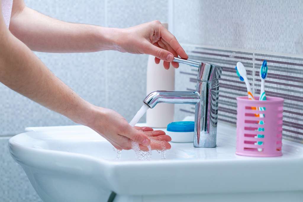 Dix Usages Insoupconnes Du Dentifrice