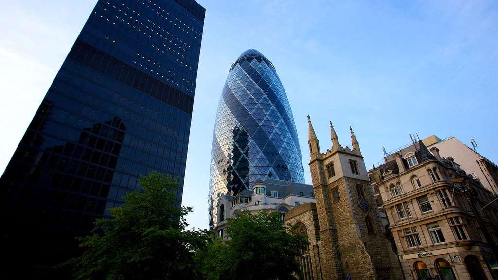 Le 30 St Mary Axe, le cornichon géant de Londres Le 30 St Mary Axe, le cornichon géant de Londres