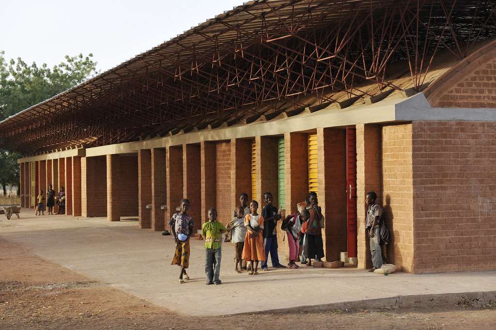 Extension de l'école primaire à Gando, Burkina Faso. © GandoIT, Wikimedia Commons, CC by-sa 3.0