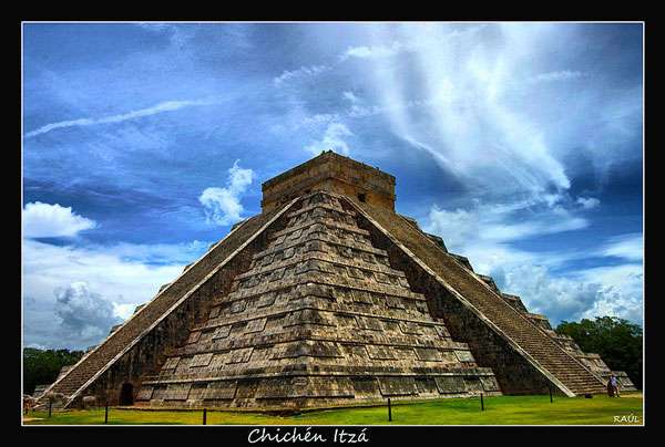 Monument El Castillo, aussi appelé pyramide de Kukulcán, dans la ville préhispanique de Chichén Itzá. La cité figure au patrimoine mondial de l'Unesco depuis 1988. © Raoul Lopez, CC by 2.0