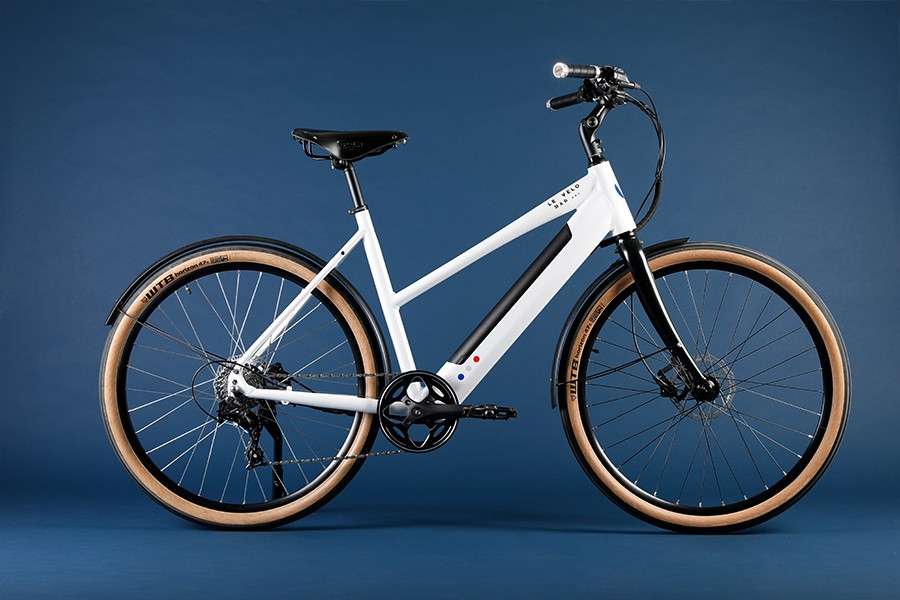 The Mad Urbain 2 Bike is available in white or black.  © Le Vélo Mad