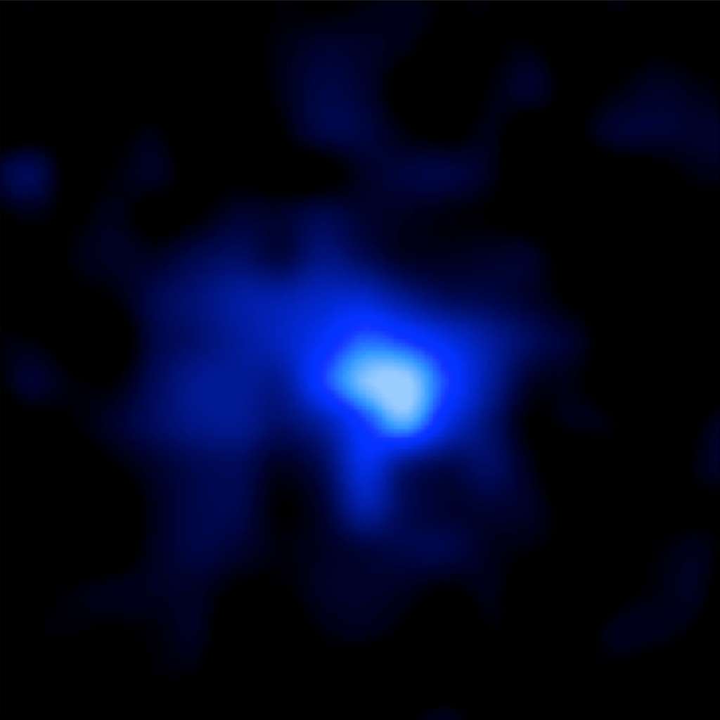 Photographiée dans le proche infrarouge, la galaxie EGS-zs8-1 a été colorée en bleu pour exprimer l’ardeur et la frénésie des jeunes étoiles qui y sont nées. Celles-ci « furent les principaux moteurs » de l’ère de la réonisation, dans l’enfance de l’Univers. © Nasa, Esa, P. Oesch et I. Momcheva (Yale University), 3D-HST, HUDF09/XDF Teams