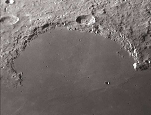 Lune - Golfe des Iris (Sinus Iridum) Lune - Golfe des Iris (Sinus Iridum)