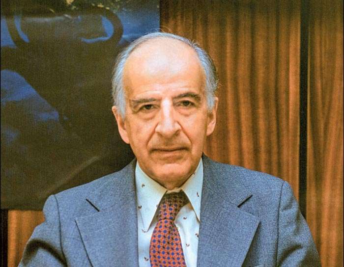 Le physicien Bruno Pontecorvo, ancien élève de Fermi, est l’un des pères de la théorie des neutrinos. Il est l'un des premiers à avoir supposé que les neutrinos pouvaient se convertir périodiquement les uns dans les autres. © Yuri Tumanov, JINR