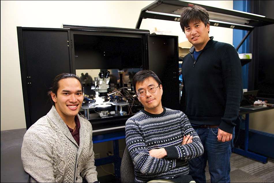 Les trois chercheurs du MIT à l’origine de cette avancée sur les synapses artificielles. De gauche à droite : Scott Tan, Jeehwan Kim et Shinhyun Choi. © MIT Les trois chercheurs du MIT à l’origine de cette avancée sur les synapses artificielles. De gauche à droite : Scott Tan, Jeehwan Kim et Shinhyun Choi. © MIT