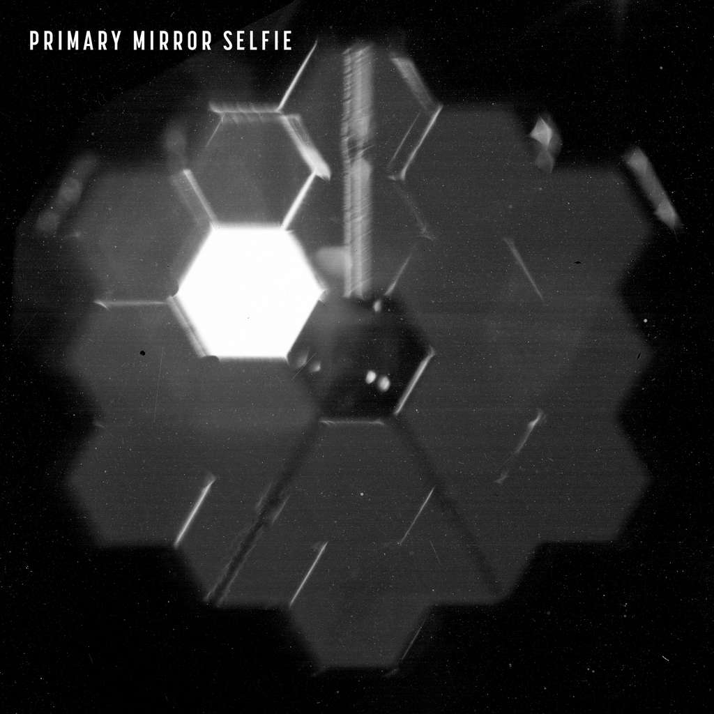 La première cible du télescope spatial James-Webb se situe dans la Grande Ourse. Une étoile baptisée HD 84406, invisible à l’œil nu. Selfie du miroir primaire du télescope spatial Webb. © Nasa