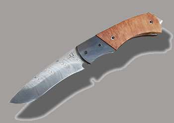 Le Couteau-Thiers, une forme particulière à l’endroit et traditionnelle