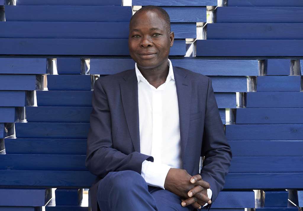  L'architecte Diébédo Francis Kéré a reçu mardi le prix Pritzker, devenant le premier Africain à recevoir la plus haute distinction de la profession. © Niklas Halle'n, AFP