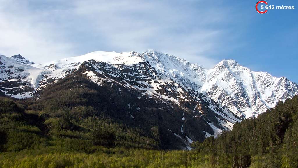 L’Elbrouz, le géant du Caucase L’Elbrouz, le géant du Caucase