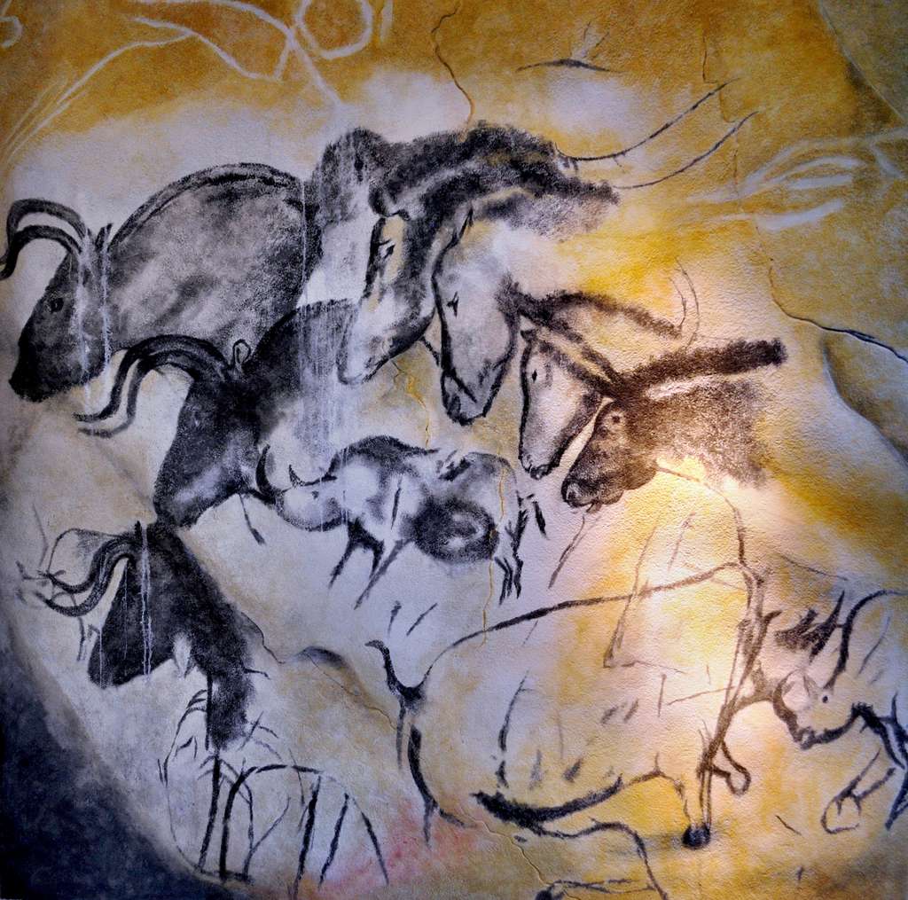 Œuvre pariétale représentant des chevaux, des aurochs et des rhinocéros Œuvre pariétale représentant des chevaux, des aurochs et des rhinocéros