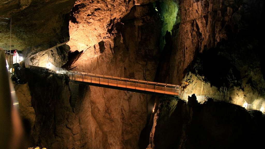 Les grottes de Skocjan creusées par la rivière Reka, en Slovénie Les grottes de Skocjan creusées par la rivière Reka, en Slovénie