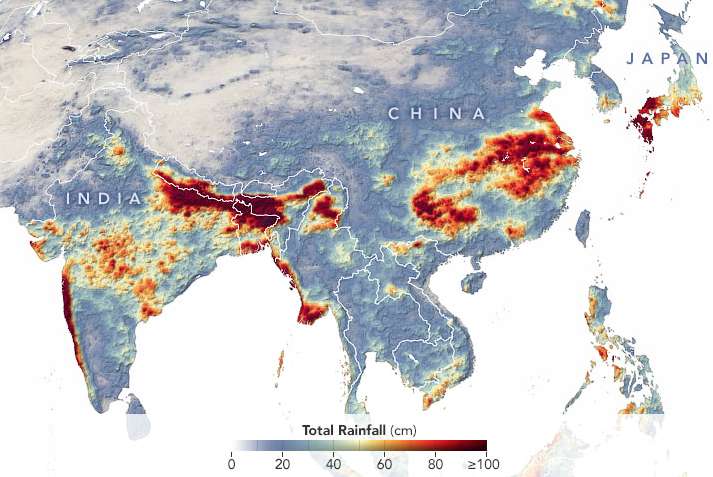 La Chine — mais aussi l’Inde et le sud du Japon — a connu une mousson historique. Entre le 1er juin et le 20 juillet 2020, plus d’un mètre de pluie était déjà tombé sur certaines régions. Le tout provoquant des crues importantes. Le lac Poyang, par exemple, a ainsi atteint un record de 22,6 mètres de profondeur le 13 juillet 2020, pour un niveau moyen annuel de 19,2 mètres. © Nasa Earth Observatory