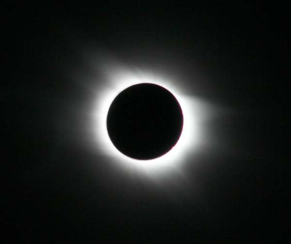 Eclipse du 29 Mars : Totalité Eclipse du 29 Mars : Totalité
