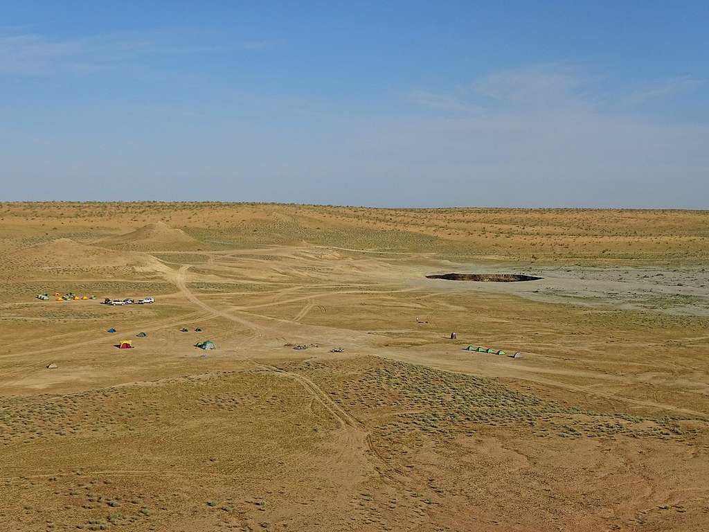 Le site dans le désert de Karakoum. © Bjørn Christian Tørrissen, Wikimedia Commons, CC by-sa 4.0