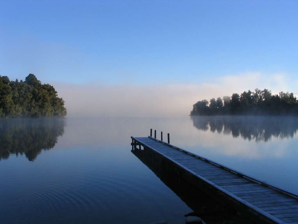 Le lac Mapourika, l’un des bijoux de la Nouvelle-Zélande Le lac Mapourika, l’un des bijoux de la Nouvelle-Zélande