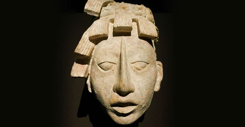 Tête de Pakal adolescent, Palanque, Chiapas, Mexique. Classique récent (600 - 900 E.C.). Stuc. © Jebulon CCO