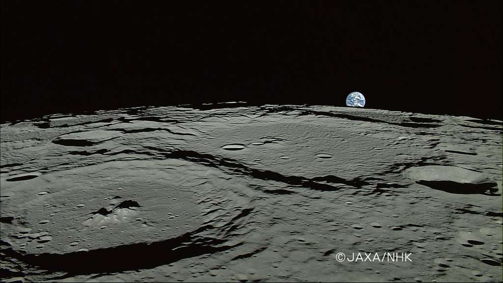 Une des remarquables photographies prises en 2007 par la sonde japonaise Kaguya qui tournait autour de la Lune à très faible altitude. © Jaxa, NHK