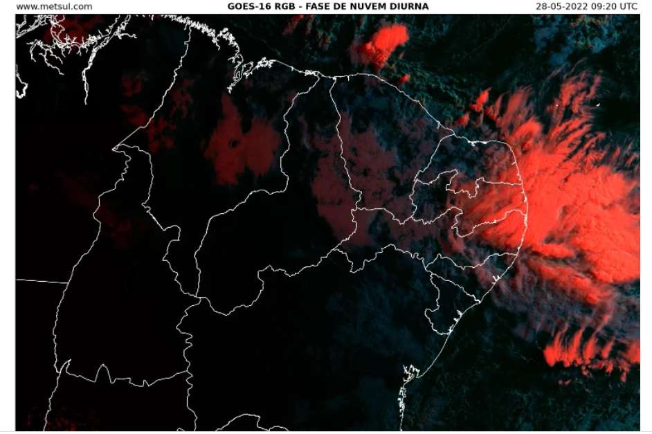 En rouge, les ondes d'est responsables des pluies diluviennes sur le nord-est du Brésil. © Metsul