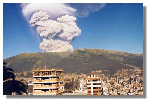 Explosion du guagua Pichicha. Quito, Equateur. &copy; IRD/Pascal Podwojewski