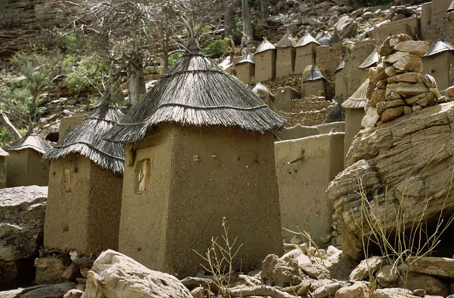 Greniers à mil au Pays Dogon (Mali) Greniers à mil au Pays Dogon (Mali)