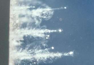Test de l'aérogel Capture de poussières terriennes... en attendant celle de poussières interstellaires ! (Crédits : NASA/JPL)