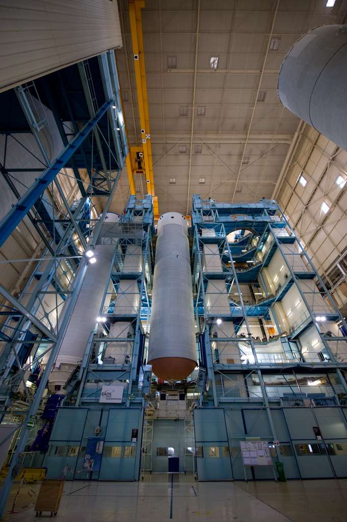 L'Étage principal cryotechnique d'Ariane 5 ECA L'Étage principal cryotechnique d'Ariane 5 ECA