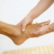 La kinésithérapie peut soulager les douleurs de malades atteints de sclérose en plaques. © physio-mag.com