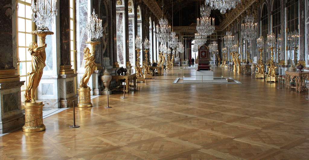Le sublime parquet de la Galerie des Glaces au Château de Versailles. © Lionel Allorge, Wikimedia commons, DP