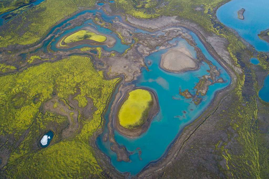 L'Islande vue du ciel : eau et volcans L'Islande vue du ciel : eau et volcans
