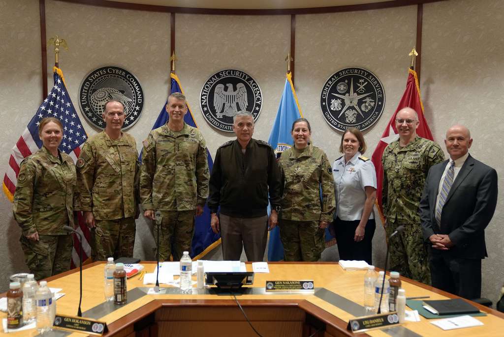 Au centre de l'image, le général Paul Nakasone dirige l'US Cyber Command et la NSA. © John Dasbach