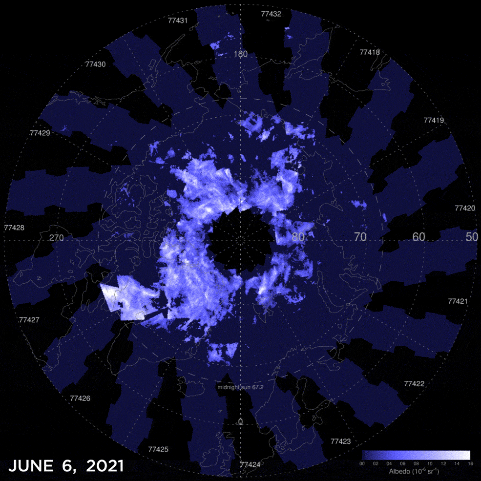 Ces images sont celles du satellite AIM – pour Aeronomy of Ice in the Mesosphere. Les couleurs figurent l’albédo des nuages, une mesure de la quantité de lumière qu’une surface réfléchit par rapport à la lumière totale reçue du Soleil. Plus l’albédo est élevé, plus les nuages sont brillants et reflètent la lumière du Soleil. © Nasa, HU, VT, CU-LASP, AIM, Joy Ng
