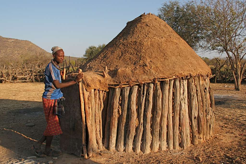Habitat traditionnel des Himbas Habitat traditionnel des Himbas