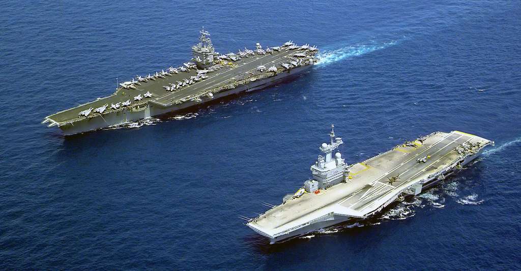 Comparaison Porte Avion Francais Et Americain Les formes caractéristiques des véhicules furtifs | Dossier