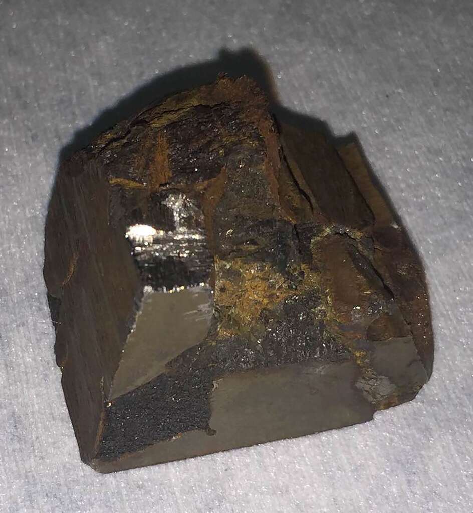 Un échantillon de la météorite Mundrabilla. © James Wampler l'image 