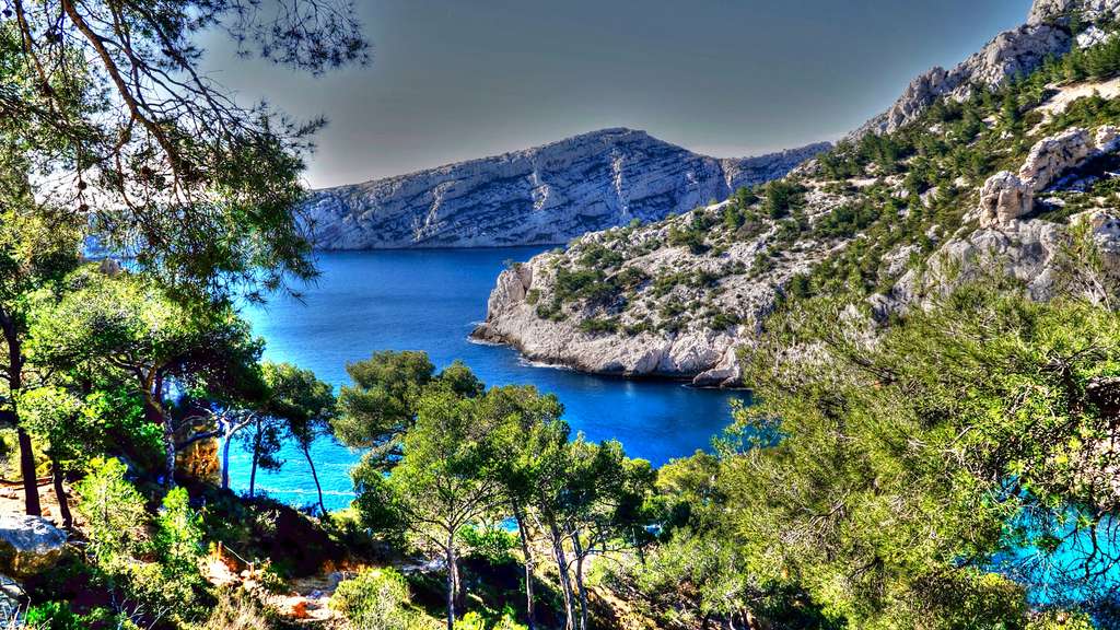 Entre terres et mer, le parc national des Calanques Entre terres et mer, le parc national des Calanques