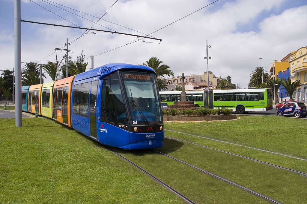 Le tram dans la ville Le tram dans la ville