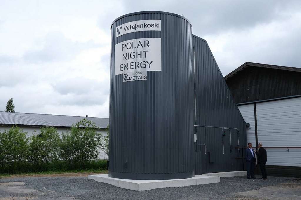 Le silo contenant la « batterie à sable » capable d’emmagasiner de la chaleur pendant des mois. © Polar Night Energy