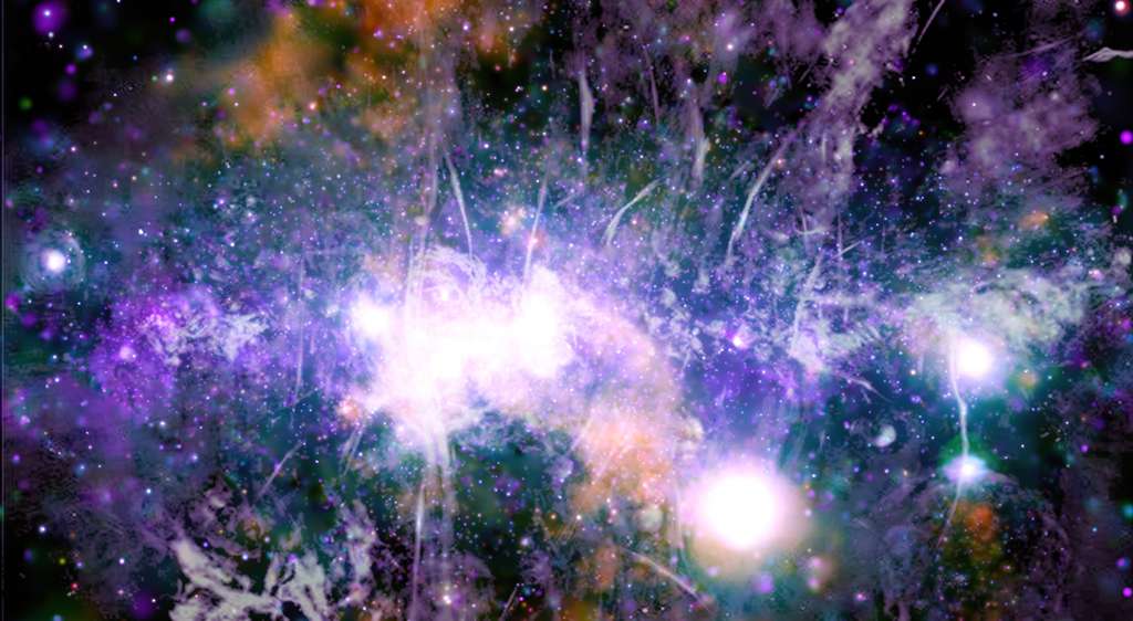 Au cœur de la nuit, dans les régions les plus sombres, la Voie lactée se dévoile dans notre ciel, tel un enchantement. Mais son centre reste difficilement observable pour les astronomes. La faute à des nuages de poussières et de gaz qui leur cachent la vue. Aujourd’hui, ils publient tout de même une magnifique image de cette région, fruit d’une année de travail et de 20 années d’observations à l’aide de plusieurs instruments. © X-ray : Nasa, CXC, UMass, Q.D. Wang ; Radio : NRF, SARAO, MeerKAT