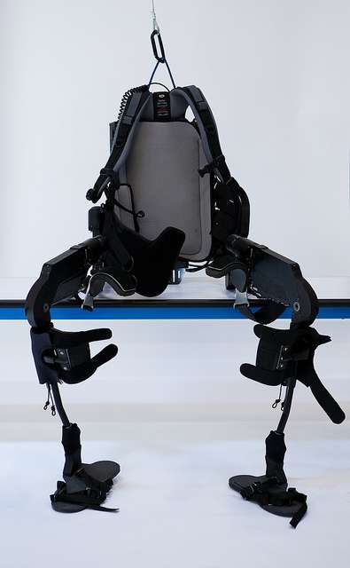 2010 : un exosquelette pour faire remarcher les paraplégiques 2010 : un exosquelette pour faire remarcher les paraplégiques