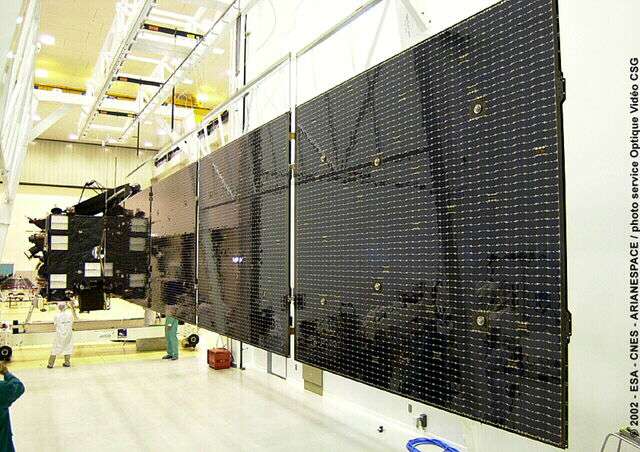 La sonde Rosetta déployée La sonde Rosetta déployée