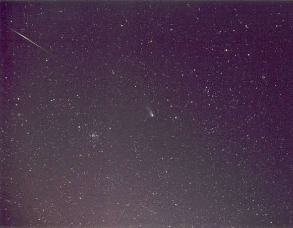 C/2001 Q4 NEAT, l'amas du Cancer (M44) et un beau flare d'Iridum C/2001 Q4 NEAT, l'amas du Cancer (M44) et un beau flare d'Iridum