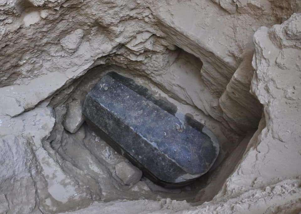 Malgré les pillages dont la région a été la victime depuis plusieurs siècles, ce sarcophage semble inviolé. © Ministry of Antiquities