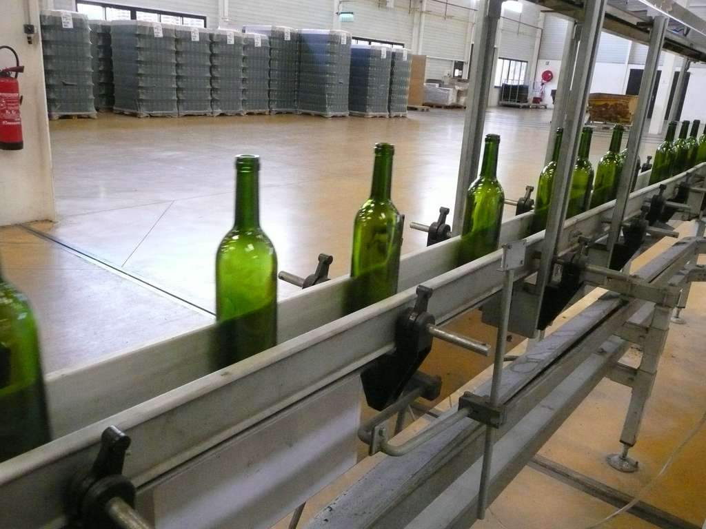 Les bouteilles s’enchainent et se ressemblent Les bouteilles s’enchainent et se ressemblent