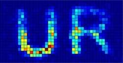 L'image n'est guère impressionnante mais entre l'objet et elle, la lumière a été ralentie sur une dizaine de centimètres sans subir la moindre altération : la première mémoire tampon pour photons a fonctionné ! Crédit : University of Rochester L'image n'est guère impressionnante mais entre l'objet et elle, la lumière a été ralentie sur une dizaine de centimètres sans subir la moindre altération : la première mémoire tampon pour photons a fonctionné ! Crédit : University of Rochester