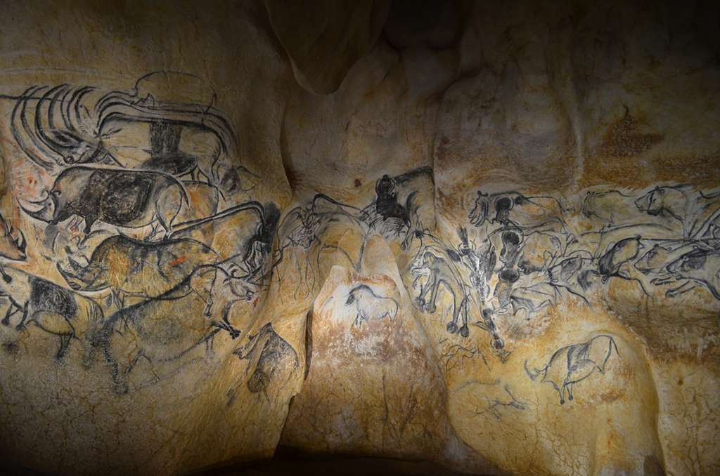 Photo | Panneau de la Salle du Fond de la grotte Chauvet