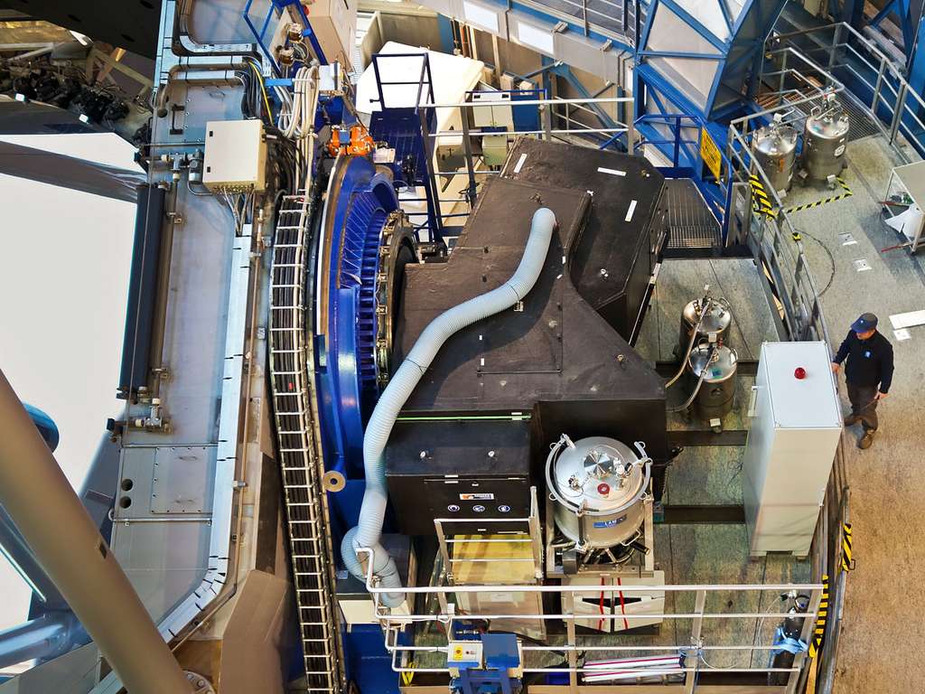 L'instrument Sphere installé sur le VLT L'instrument Sphere installé sur le VLT